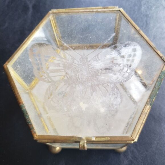 Vintage Etched Glass Box w/Butterfly - Picture 2 of 5